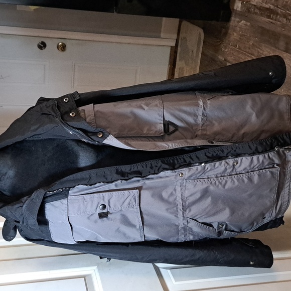 Men's Performance Jacket in Black and Gray - Picture 4 of 4